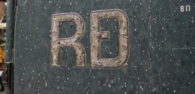 Truck lettering service